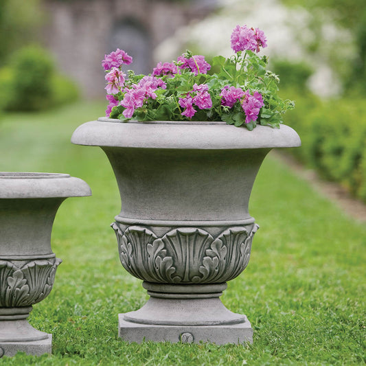 Williamsburg Acanthus Planter AS